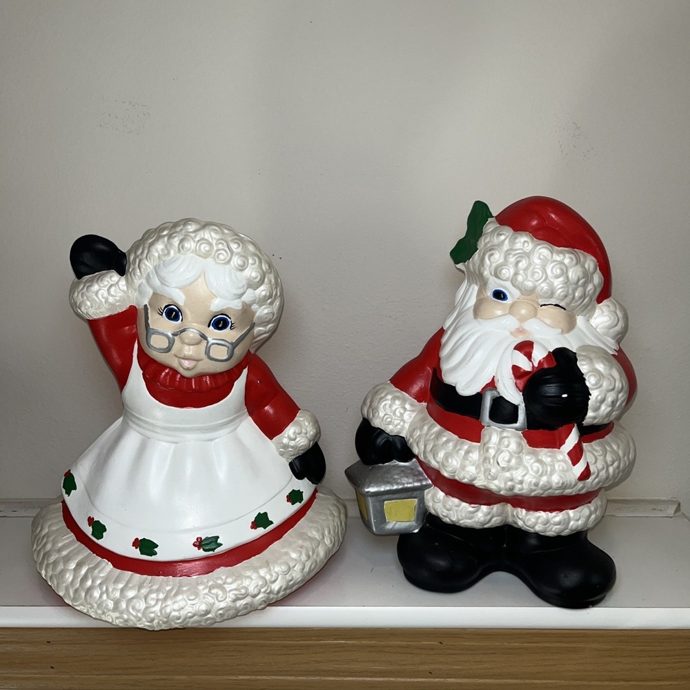 Vintage Atlantic‎ Mold Ceramic Winking Santa And Mrs. Claus Waving Hand Painted